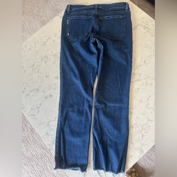 PAIGE Amber Mid Rise Straight Leg in Aegean Distressed - 30 - Picture 4 of 13